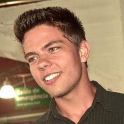 Não existe amor impossivel, apenas pessoas incapazes de lutar por aquilo que chamam de amor :D  .....     http://t.co/6WJufVoAa3