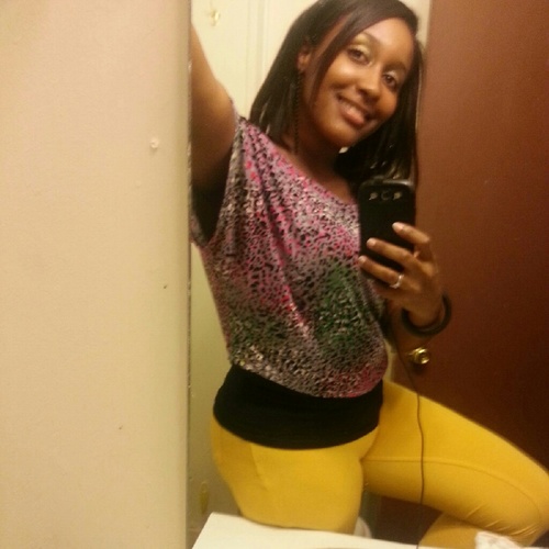 I'm an educated young lady who is focused on accomplishin my goals. I'm down 2 earth n enjoy the simple things n life but work hard 2 have the best. *MBA!*