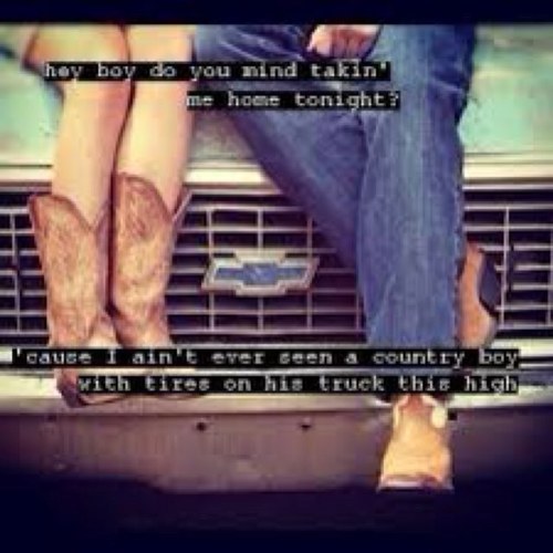 I'm a family loven God fearen Church goin Country Girl! #TeamMossyOak Go follow my twubby @grittycountry and my twit bff's @BlueJeanDoll @deerhuntincutie