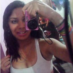 Uma garota  linda e que ama funk e que sabe viver a vida muito bem :)
