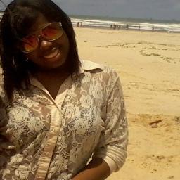 As vezes a felicidade demora a chegar aí é que a gente ñ pode deixar de sonhar guerreiro ñ foge da luta não pode correr ninguém vai poder atrasar quem nascer ♪