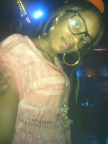 GonTouchIt's profile picture. Cute, classy nd outgo'n. Raise'n a beautiful daughter. Know alot but dnt mess wit most. Plan to make dis lyfe wrk to ma advantage cause i onli get 1.