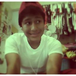 Estúpido y sensual David Corona. ┌(˘⌣˘)ʃ
