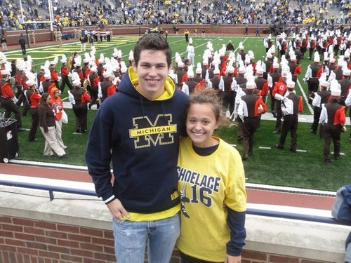 BHopee32's profile picture. 