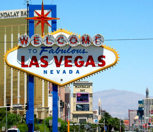techie from Vegas, love nightlife, sports, poker and women. I follow back #teamautofollow