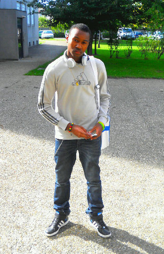 Je Vis au Rythme de la Musique. @LilTwist #TeamTwist #YMCMB
