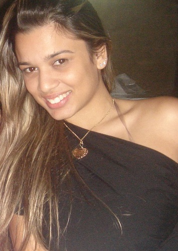 Carioca,Vascaína,Viciada em Viver,Apaixonada pela Arte de Cuidar da Vida!!!Hoje..Vivendo cada minuto intensamente sem medo de ser Feliz!!!