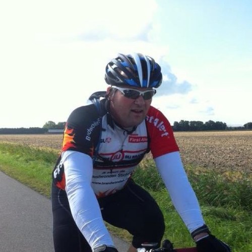 Materieel expert en innovator bij VR Groningen, Bedrijfsadviseur en Vrijwilliger BW Haren. Hobby's: mountainbiken, racefietsen, hardlopen en autorally rijden.