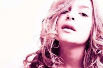 JDeavy's profile picture. Tu m'suit ou tu m'suit, j'dirais tant mieux ou tant pis pour toi.