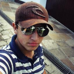 Sou  gaucho tche ,sou um adorador  de Cristo ,nao  sou  daqui  ,e  aqui nao  vou  ficar  ,pq  meu  lugar é no  ceu,amo a  Deus o louvo  pela  minha  familia..!