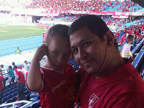 Hincha Fiel de El Que Tiene Mas Gente América. #UniónUribista