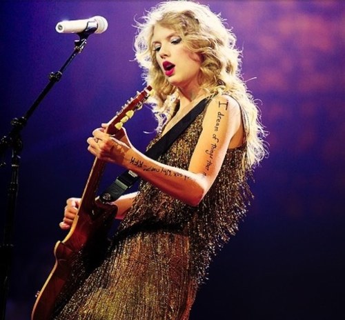 Swiftie, hutcher and tribute∞