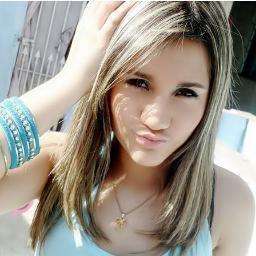 Tenho 16 anos , amo Skate , Curto Muito rooock ! Legal meiga ! Amiga Sincera .. c: