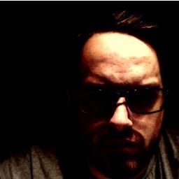 Pince sans rire baveux. Introverti droitier. J'hais le small talk. Ah, et aussi, je parle en mon nom. Spite never sleeps!