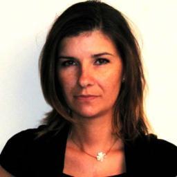 Journaliste radio et web, passionnée de musique, mode, beauté et dragibus