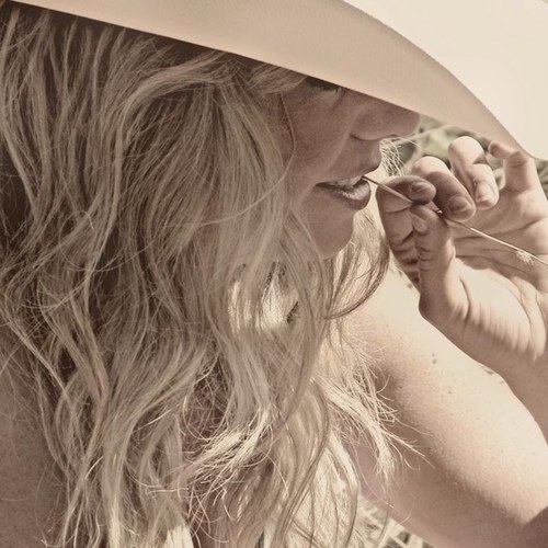 Country girl born and raised on the eastern shore