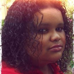 Uma Gordinha, programadora javalística, projetista CAD, web design, pianista, colecionadora de livros, legos e bookmarks *----*. .. o resto seu twitter dirá!