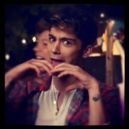 ZaynSimpsonizer's profile picture. I♥ @zaynmalik @codysimpson Im Zaynster,#Directioner,Rusher,#Simpsonizer ,Maynarc,Swifitie,Smiler,Mixer,Mahomie,Sheeranator,Selenator,Belieber,Lovatic,Katycat !