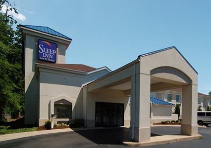 Whether visiting the Chesapeake, VA area for work or play, you will enjoy your stay at the Sleep Inn & Suites hotel. 3280 Western Branch Blvd ~ (757) 638-5000