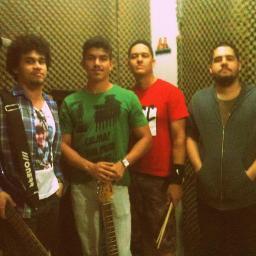 André Sarda, Dom, Breno e Pepeu. Quatro caras numa banda de uma nuance roqueira só.