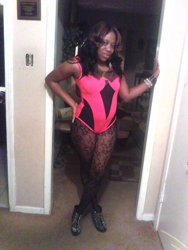 DNT NEED TO KnO SHIT BOUT me but i gets money!