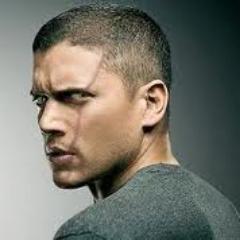 I am one the warriors of the Brotherhood. My shellan is @HizAwakening and my young is #Nalla hurt them you  die