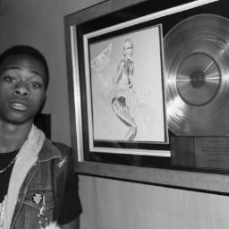 KyleBentupdates's profile picture. Follow @Kylesbent ... We bring you his latest updates

follow him @kylesbent