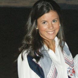 Los días de sol, las sonrisas abiertas. Estudiante de Derecho y amante de España, me gusta la gente que vive como piensa.