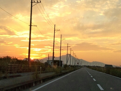 夕焼け大好き☆ねこ(=^・^=)大好き☆昭和生。自分がおばちゃんということを忘れること多々あり。。
SUPER EIGHT✨大好き🖤あのちゃんも好き💓😆『普変』👍️✨ギター初心者🎸😳
✨健康オタク🤭都市伝説も気になる🤔政治家に腹立つ😤枠珍反対😡地球に感謝🌎️✨ご先祖に感謝🙏💓最近スピ好き✨