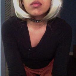 stereofonikk's profile picture. she/her