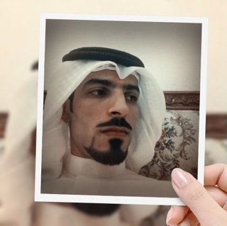 مغرد محب لوطني .. أنبذ الطائفية و أكره السياسة .. و متذوق للشعر و ناقل له .. حكمتي بـ الحياة { كُن متفائل و لا تيأس }