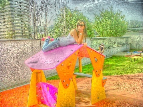 Adicta a la cafeína, a soñar despierta o dormida, a vivir intensamente y a la felicidad.
No me quites libertad, déjame ser un instante...
@lallipan
@lallipanb