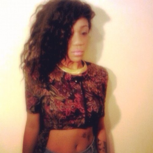 dont give a FUCK pass tht blunt :) foh #teamlightskin its #teamlightbright GAY AND WILL FUCK YO BITCH NIGGA