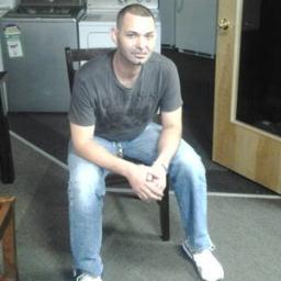 Laid back cuban in Lowell, MA. I am 35 y/o, work long hours and very much single.... College graduate, work in retail/RTO and enjoy a lot of outdoor things.