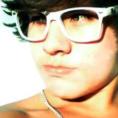 Twitter Feito Para Frases Que Todo Menino Quer , Siga e       De #RT e #FAVORITE - Twitter Official @iampedrinho_
