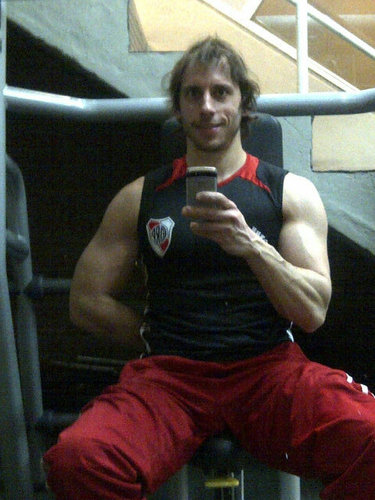 Fanatico de River lo llevo en el Alma,con vos a todas partes...Amo la vida...Clubland nunca te voy a olvidar...y del barrio Cid Campeador!