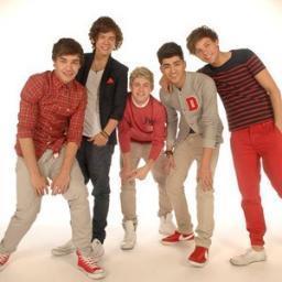 si sos directioner seguime -follow me if you're directioner
♥♥