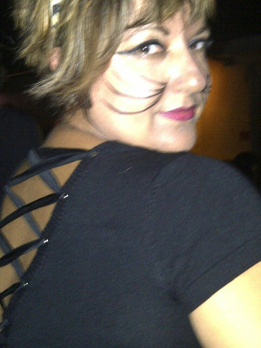 Lelekitty is a fun, artsy girl. An Interior Designer who just loves cats. Music also makes this kitty happy. Check her out...