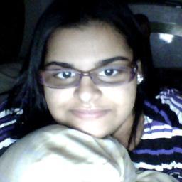 sou uma menina feliz que me apego muito fácil e que ama jesus acima de tudo e louvar ao senhor de todo o coração e que ama a familia.