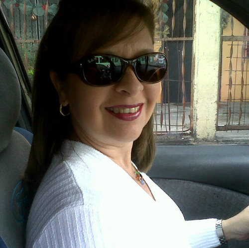 Madre, Hija, Lcda en Administración Comercial, UC-NA