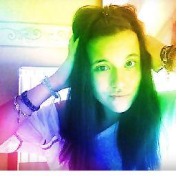 salut , catherine 15 ans , portugaise j'aime la danse hip hop , jazz .
