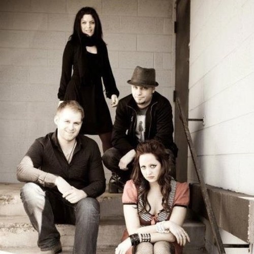 CryforIris's profile picture. Female-fronted rock. we need more of it! http://t.co/RRFDs6wt3Z