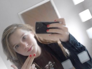 xjade142x's profile picture. Well....I'm jade,16 and single, ILOVE @creaturezxoxo she's my amazing slut, she's my best mate that likes to rape my twitter ALOT sooooo......yeah :-)