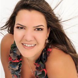 Cantora,compositora,sonhadora e apreciadora de coisas boas!