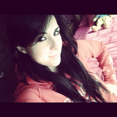 Alejandra Fernández Profile