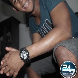 MUSICO DJ y PRODUCTOR @TheQueenscol @FuLLiGaMa @son_fine @Rarobone @YAOYZAA , Dueño de las 24 / 7 Company music http://t.co/3SGW5LLRzK
