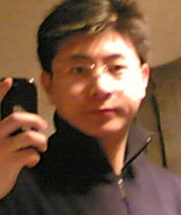 现任云纵CTO兼禧云CTO。曾任窝窝团研发副总裁。曾任玩聚网创始人和CEO,中国语义应用探索者。公众号老兵笔记。