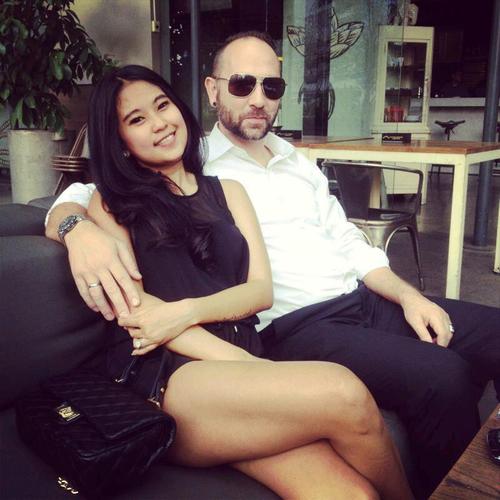 married w/ Jason partridge ♥ i am a wife :)