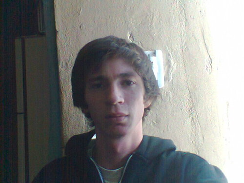 me
 caigo me levanto me equivoco y aprendo me han herido pero estoy vivo 
soy humano no soy perfecto nunca digo nunca, no me doy por vencido