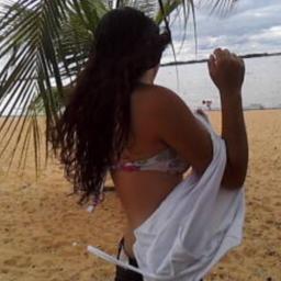 p a mamãe a mocinha; p vovó a inocente; p irmão a insuportável; p os amigos a doida; p os desconhecidos  a metida; p os inimigos a qualquer